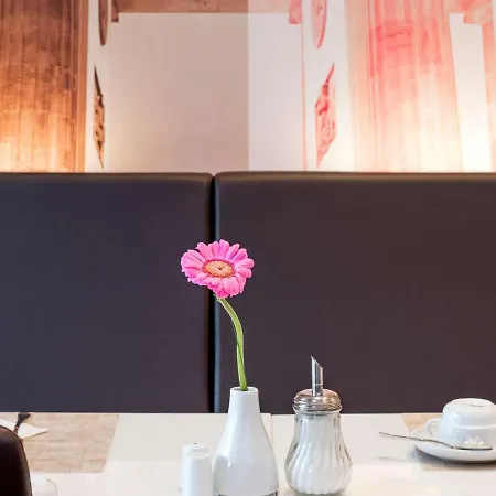 Mercure Alexanderplatz מלון 3*